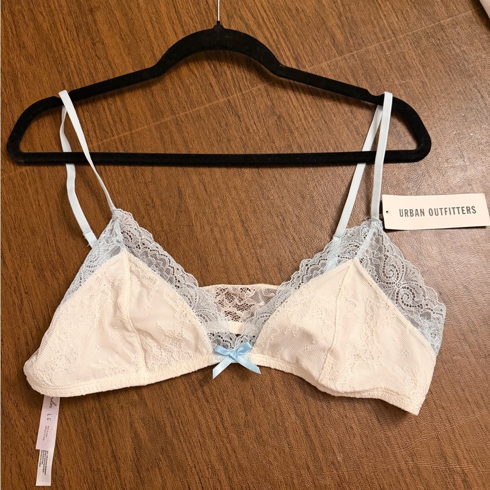 Urban Outfitters Out From Under Lace Bralette Cream & Blue Size L NWT